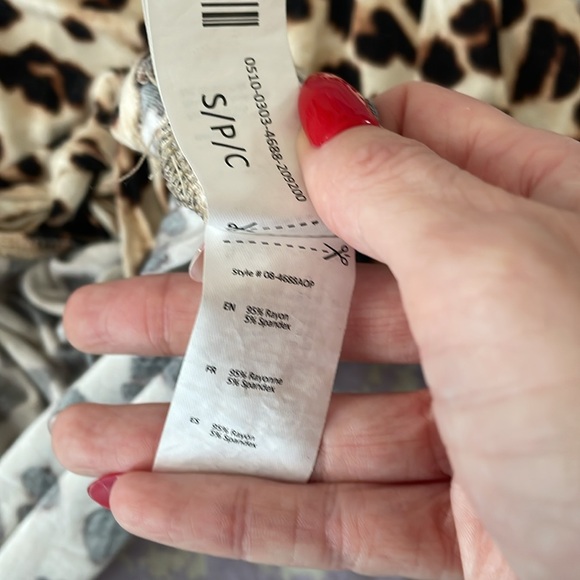 Long sleeved leopards print crop top - Picture 3 of 3